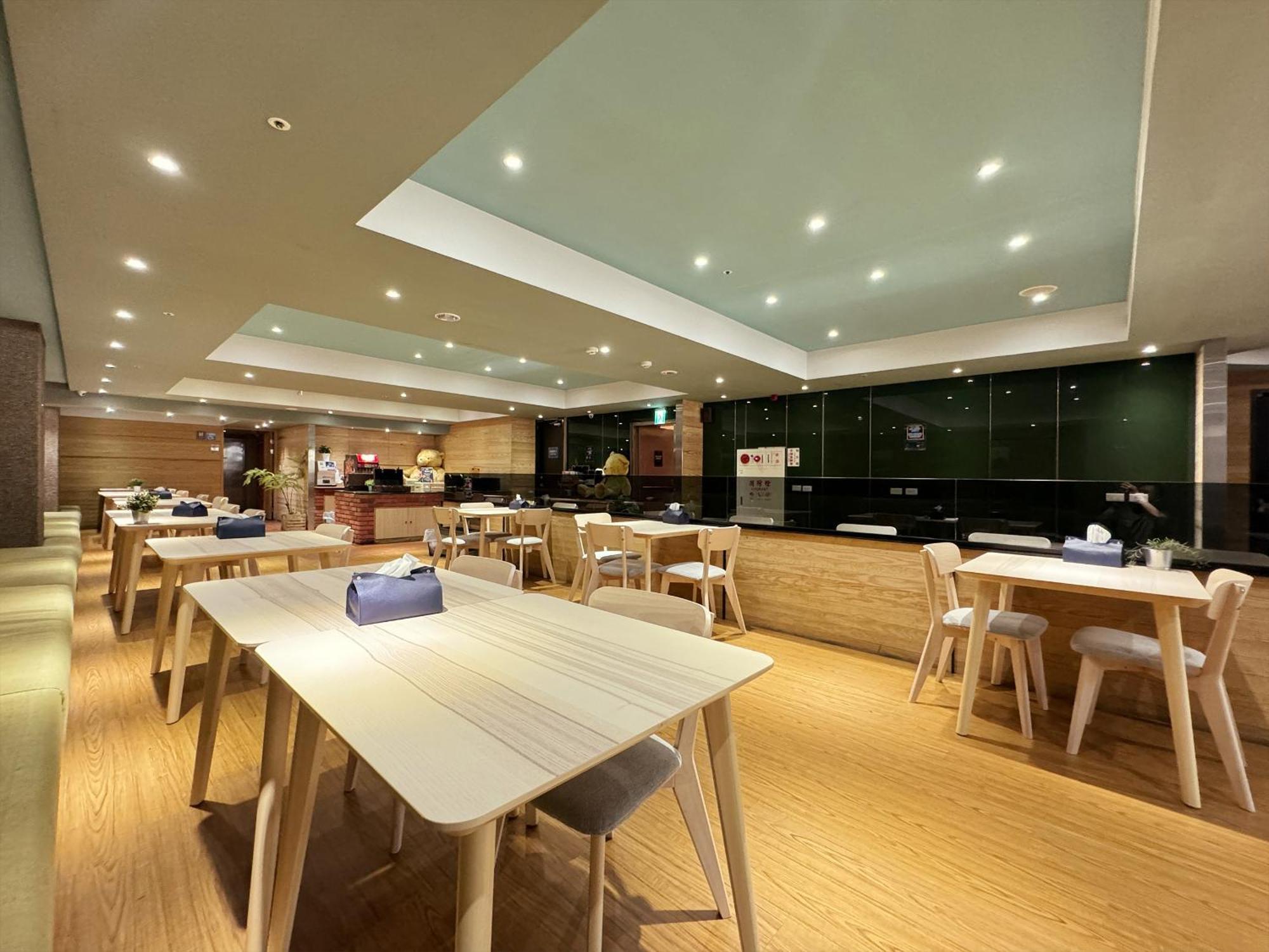 路境行旅 台南西門館 Finders Hotel Tainan Ximen Exterior photo